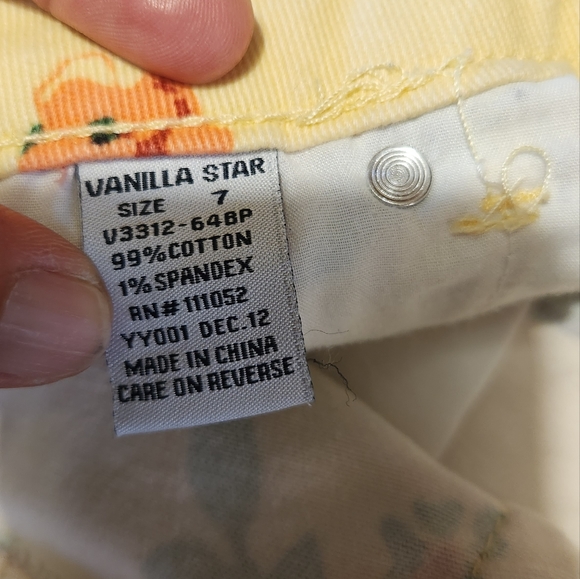 Vanilla Star Women's Shorts Size 7 Like New - Picture 3 of 4